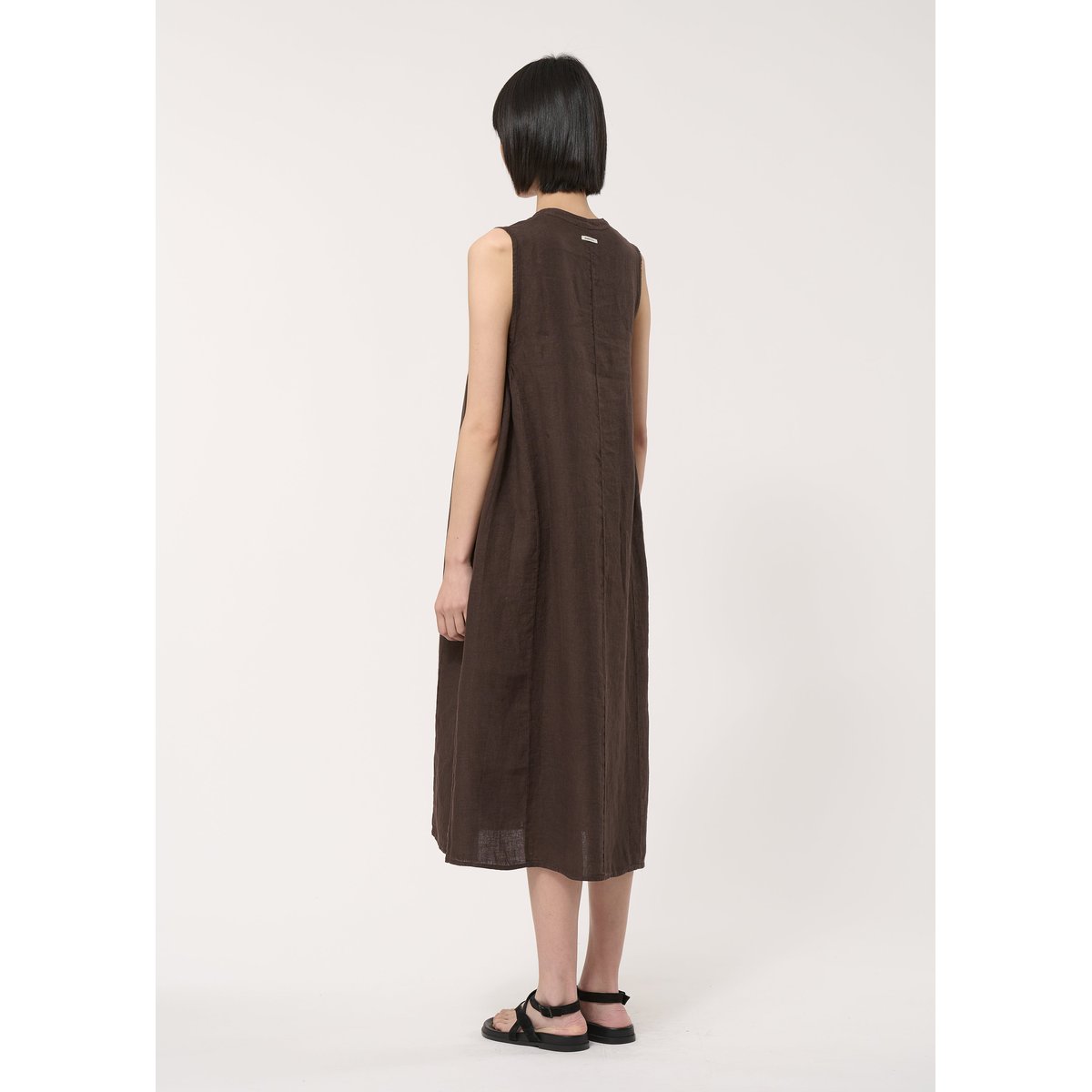 Robe sans manches en lin chocolat, HUMILITY