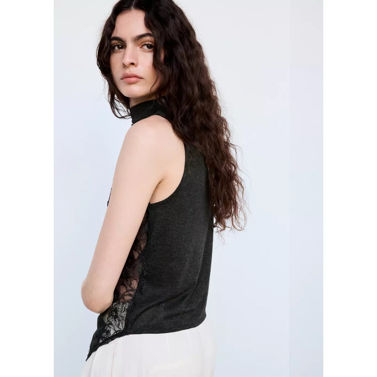 Top col montant dentelle gris anthracite, MANGO