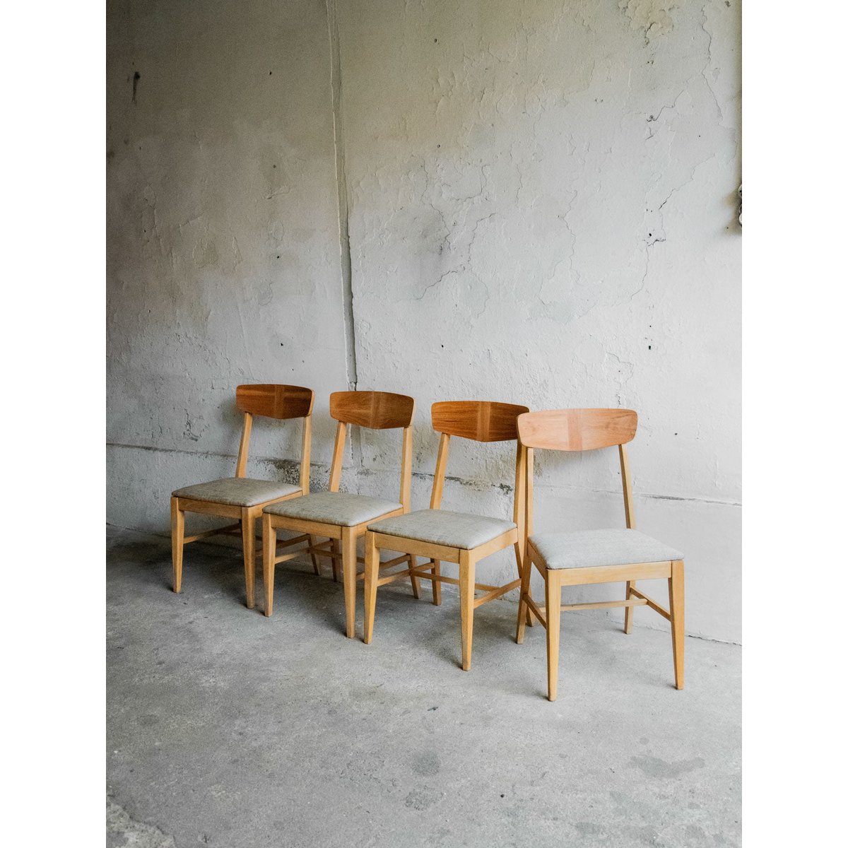 Lot de 4 chaises en chêne clair Alma N°1400 - Bon état bois clair, DEBONGOUT