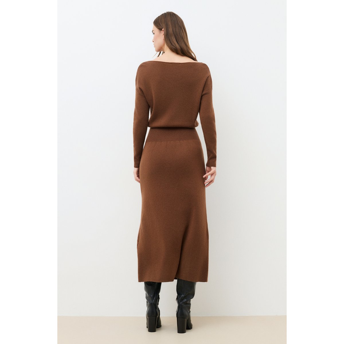 Robe longue fluide col v RGABYL marron, CAROLL