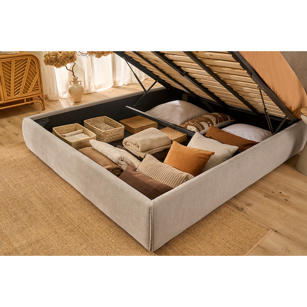 Lit coffre 2 places 160x200 cm en tissu chenille beige VIGO beige, MILIBOO