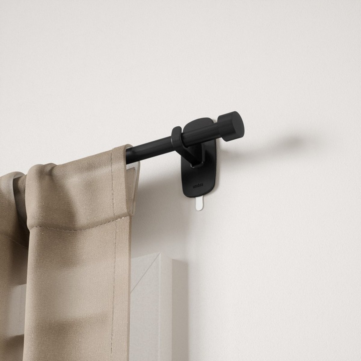 Tringle à rideaux auto-adhésive Cappa ADHERA noir, UMBRA