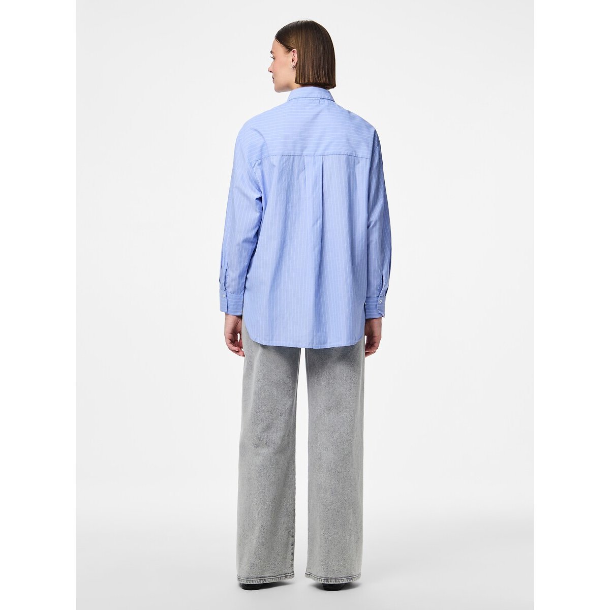 Chemise ample à fines rayures bleu ciel rayé, PIECES