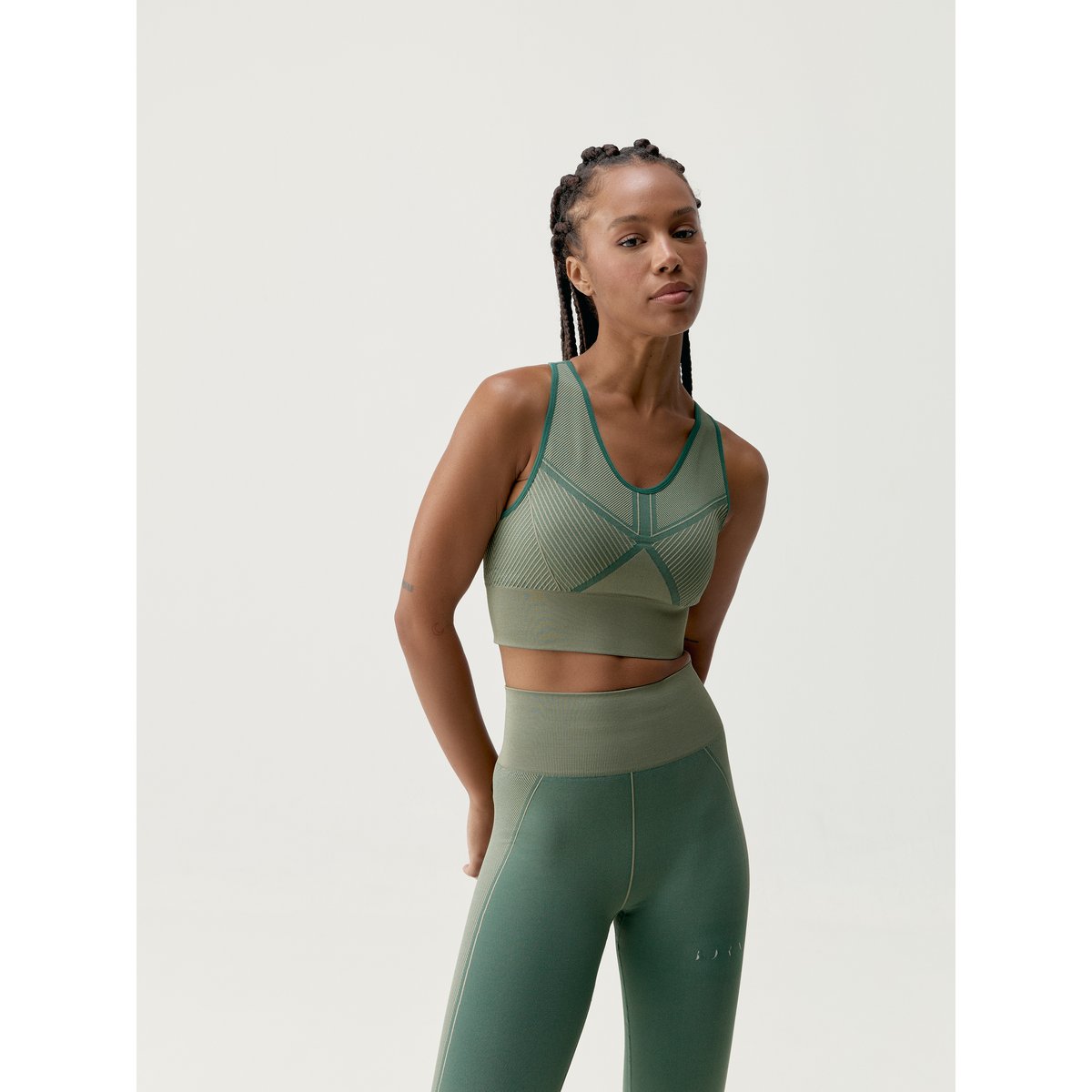 Brassière de sport femme Buddha maintien moyen coussinets amovibles vert forêt terre, BORN