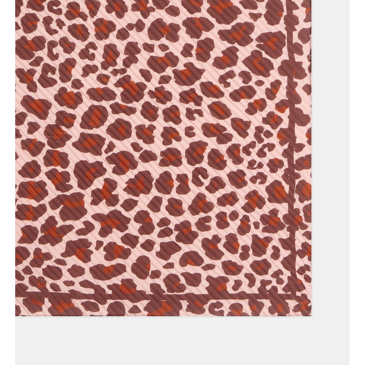 Carré plissé fauve à motif léopard rose pâle, GALERIES LAFAYETTE