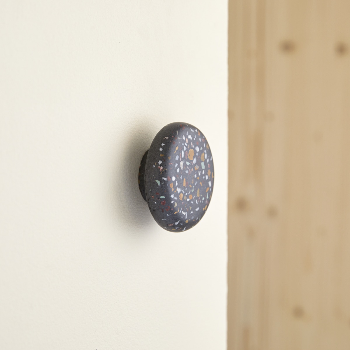 Patère en Terrazzo, EDA multicolore, TIKAMOON