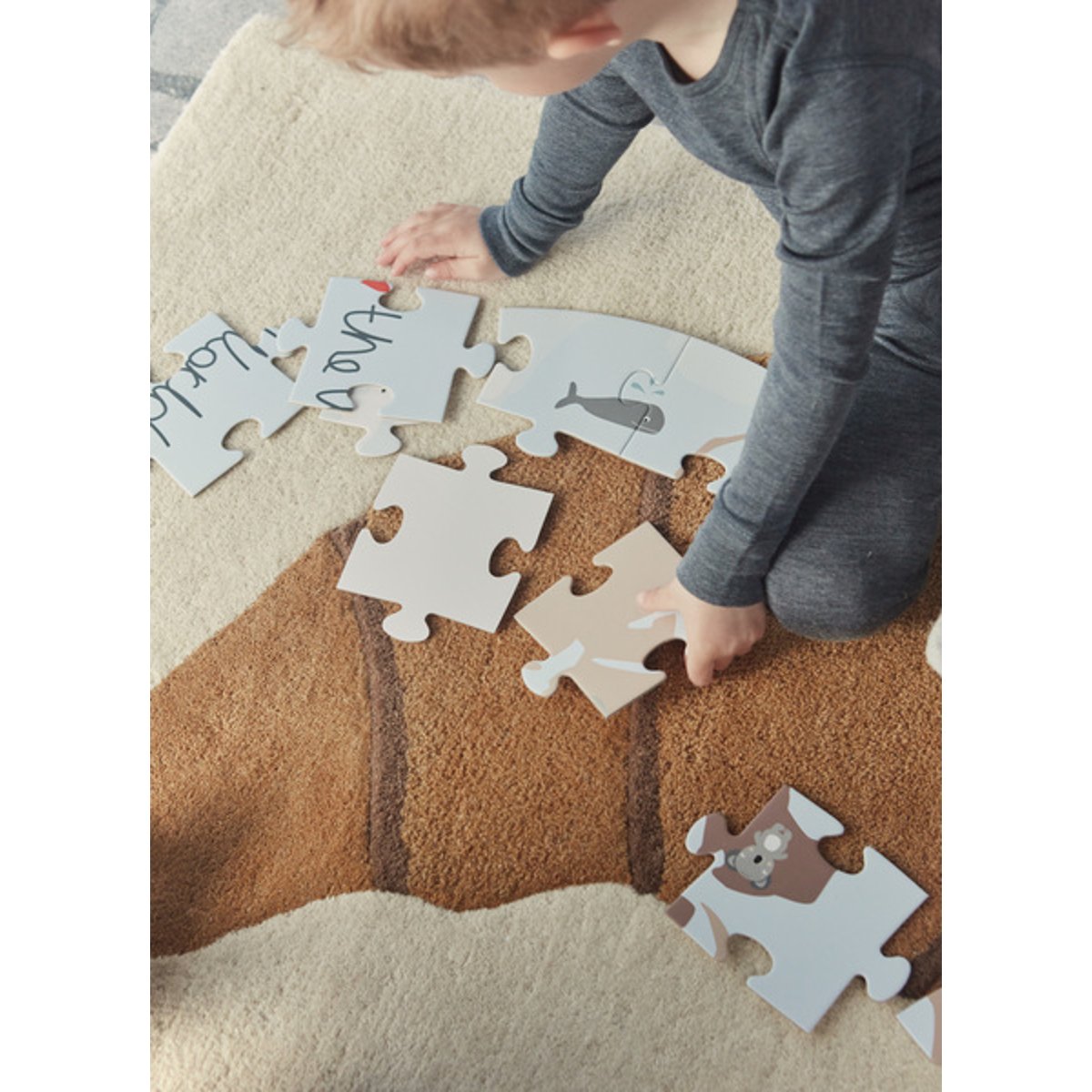 Puzzle en carton mappemonde MINI bleu, OYOY LIVING DESIGN