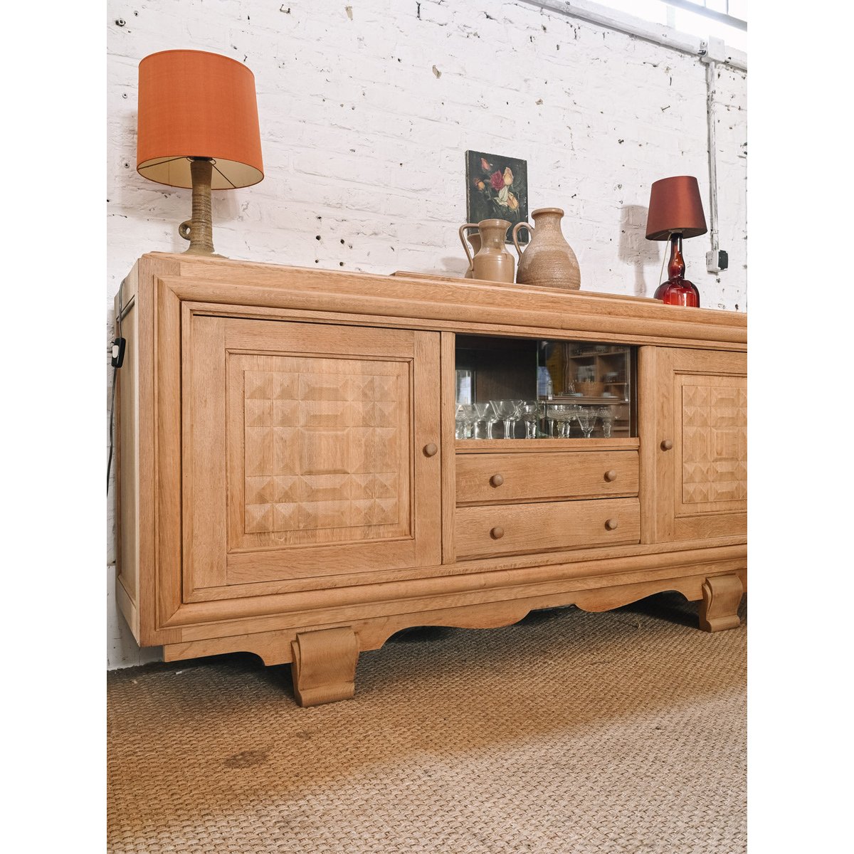 Buffet en bois massif travaillé Gilbert N°1846 - Bon état bois clair, DEBONGOUT