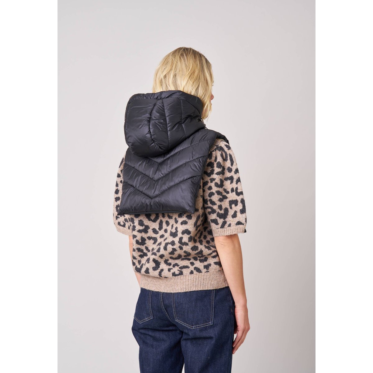 Capuche femme matelassée HOODIE black, DEELUXE