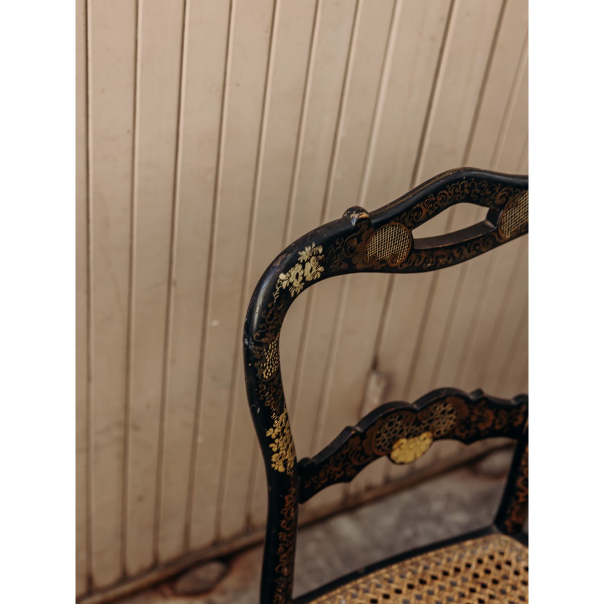 Paire de chaises au style asiatique Claude N°1601 - Bon état noir, DEBONGOUT