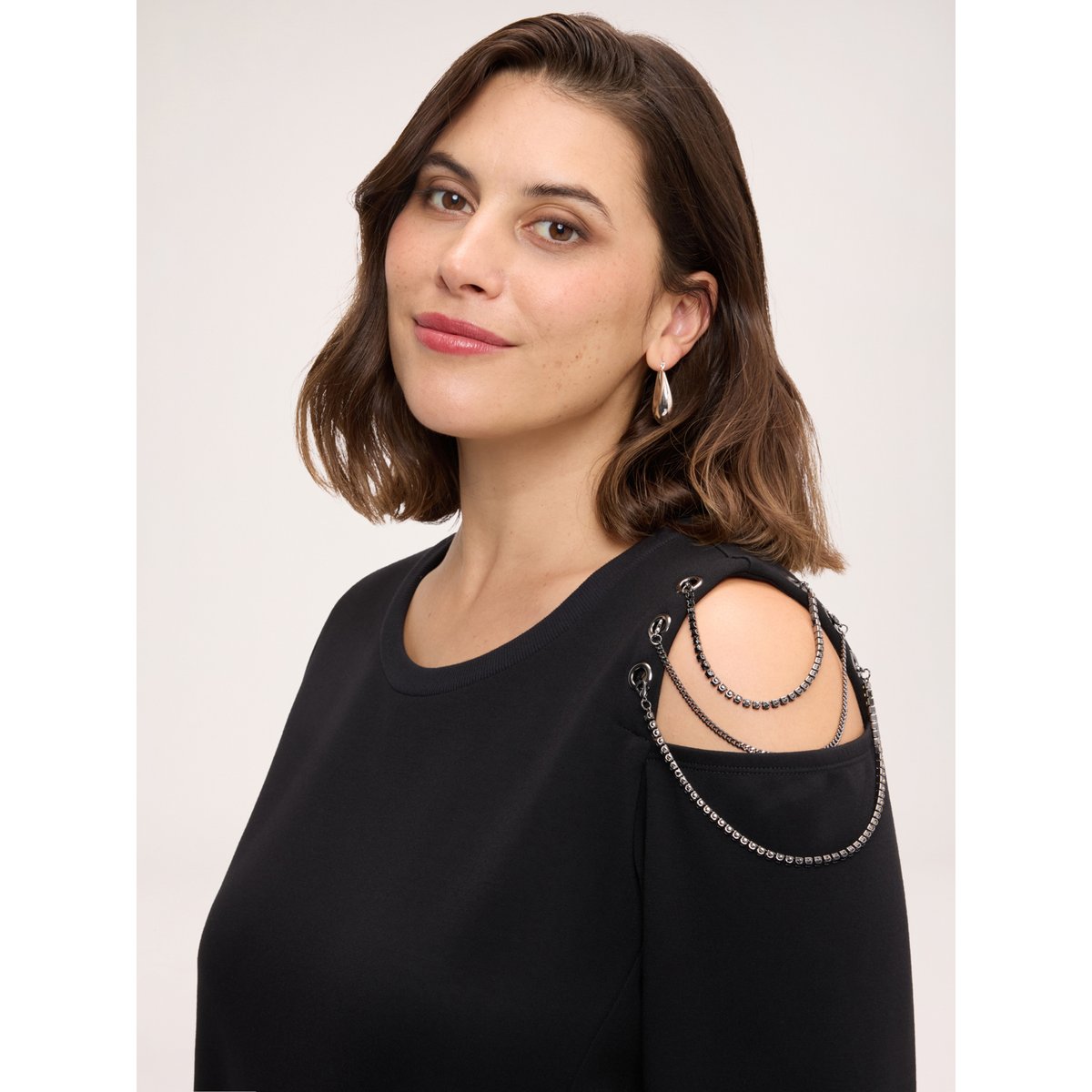 Sweat avec découpe et chaînes sur l'épaule noir, FIORELLA RUBINO