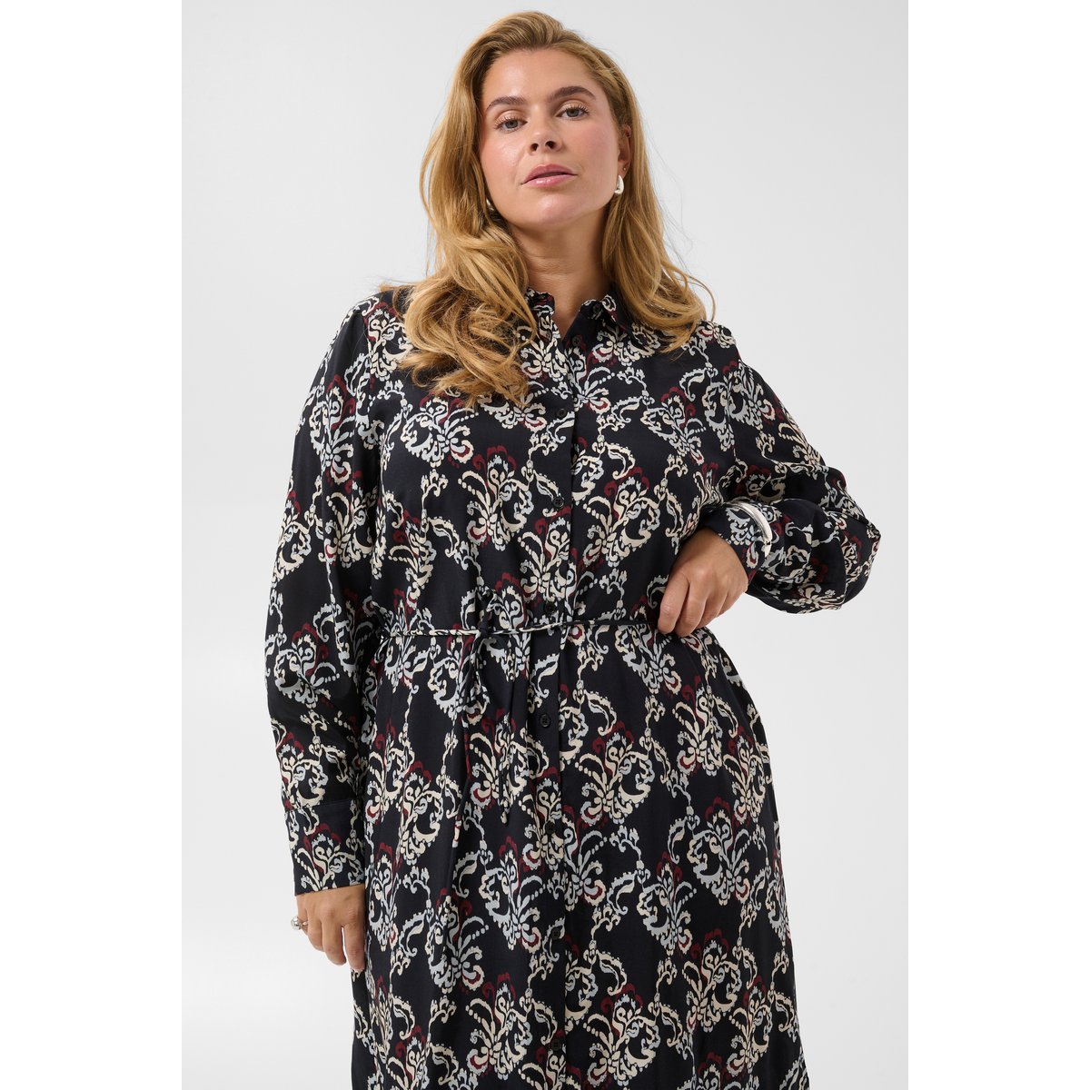 Robe noir bleu rouge black/blue/red ornamental, KAFFE CURVE