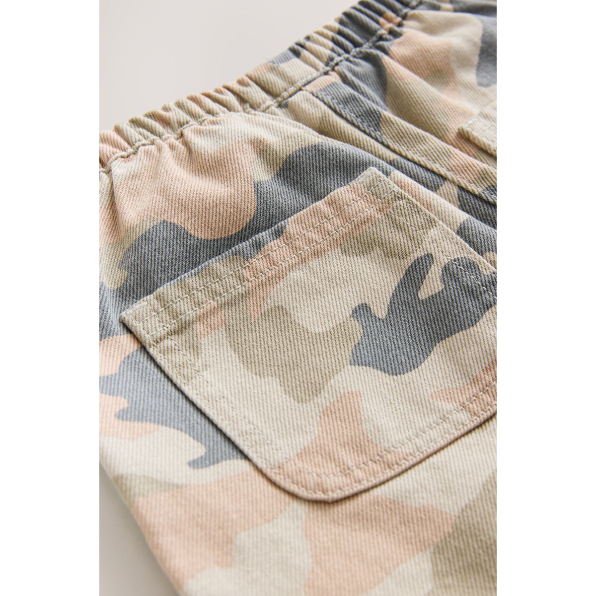Jean bouffant à imprimé camouflage camouflage, NEXT