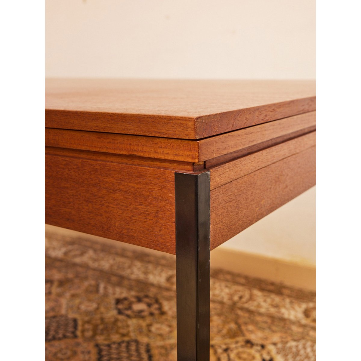 Table à manger vintage en bois Romy N°1508 - Bon état bois foncé, DEBONGOUT