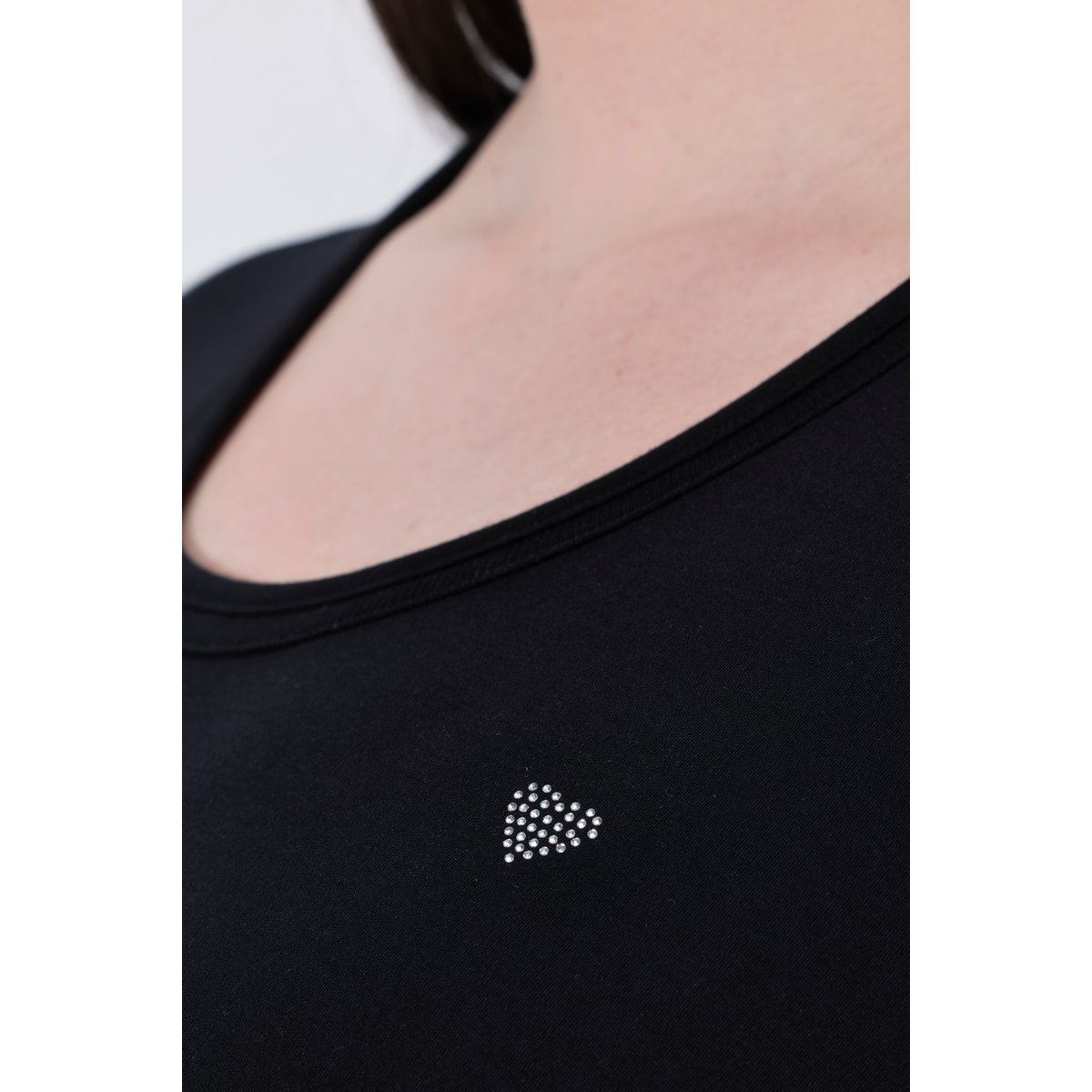 T-shirt en coton Pima, cœur sur le buste noir, ULLA POPKEN