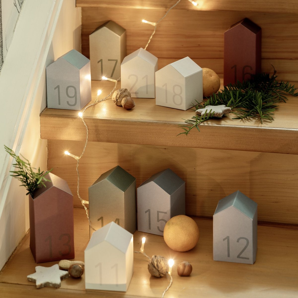 Calendrier de l'Avent Village multicolore, REMEMBER