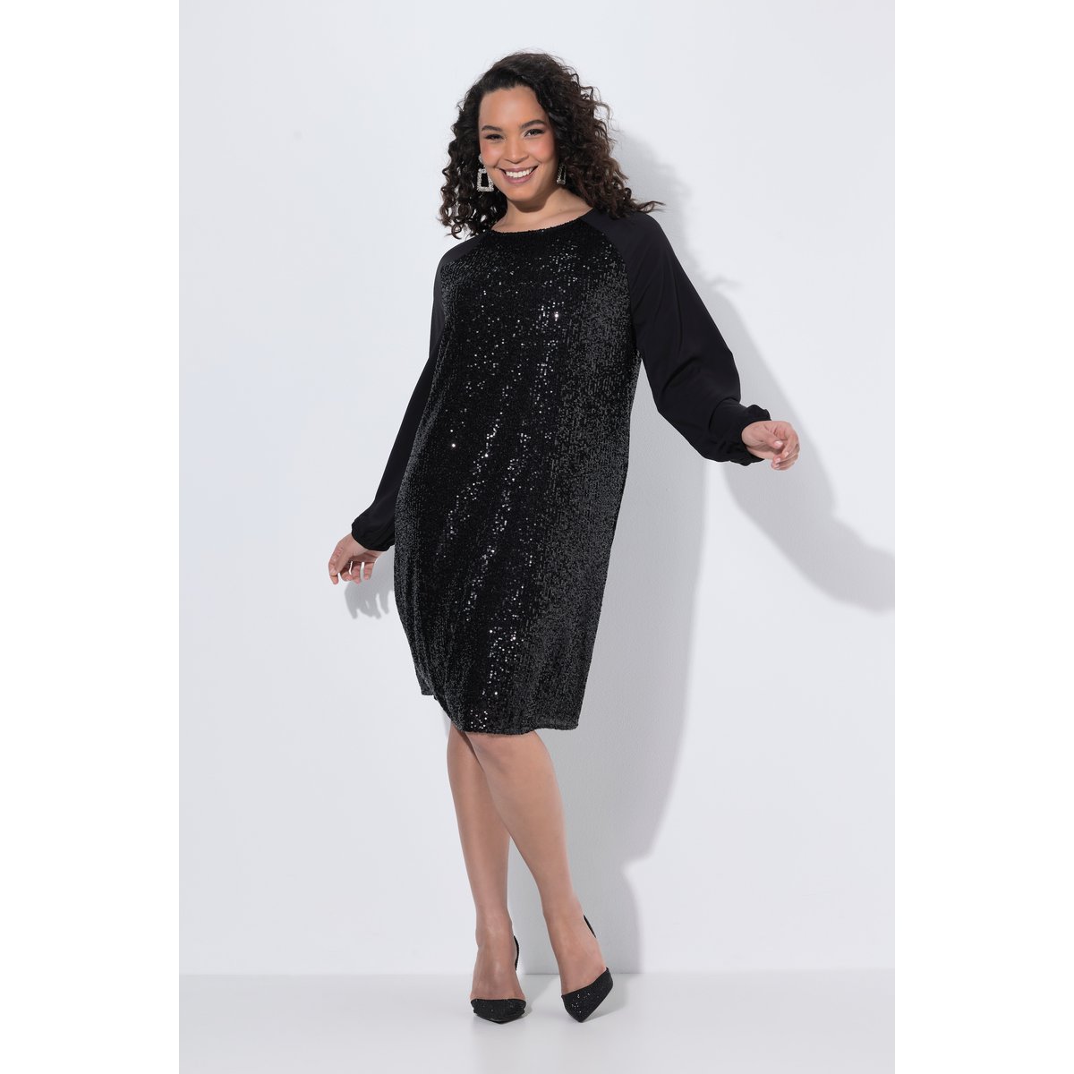 Robe à paillettes, décolleté rond noir, ULLA POPKEN
