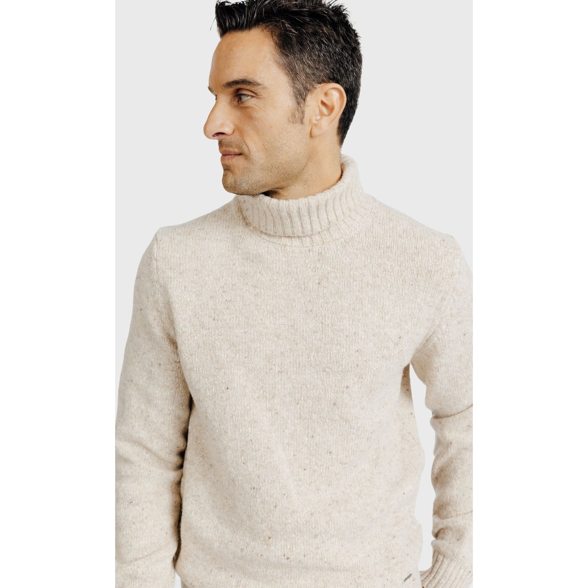 Pull col roulé en laine mélangée beige, ACROSS