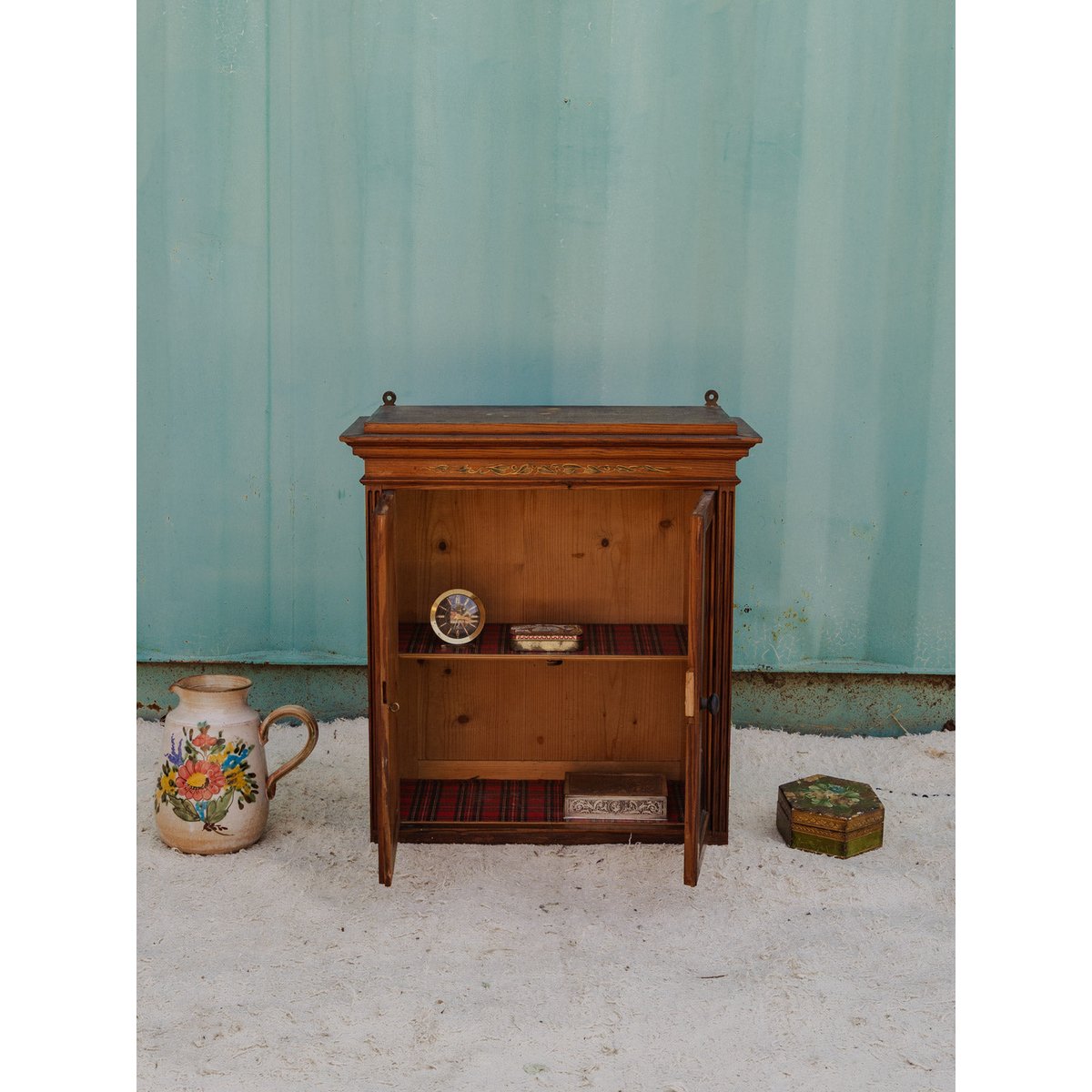 Armoire à pharmacie peinte Gaëlle N°1499 - Bon état bois foncé, DEBONGOUT