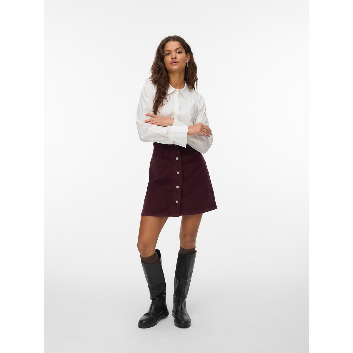 Saia curta, em veludo bordeaux, VERO MODA