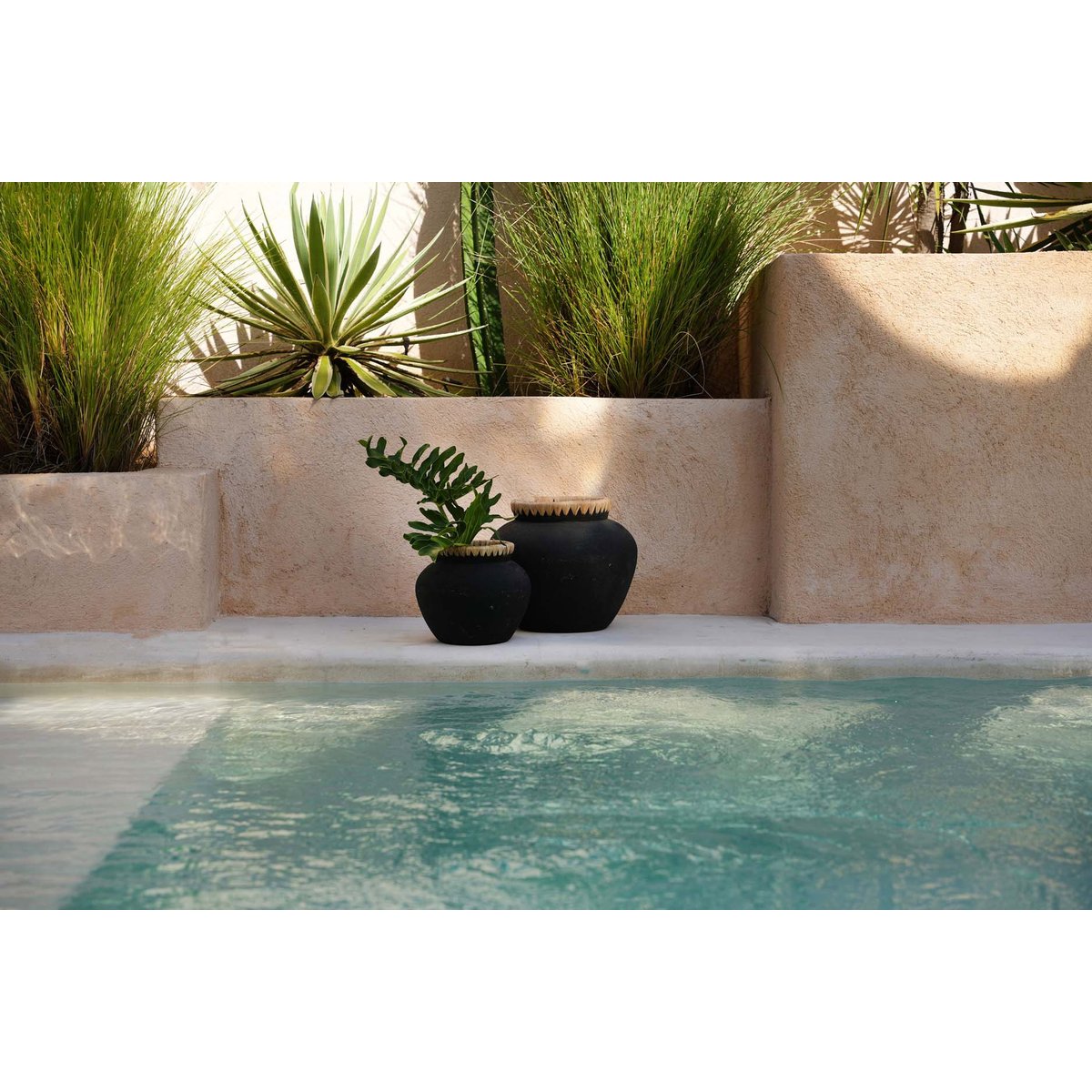 Vase en terre cuite et raphia STYLY noir beige, BAZAR BIZAR