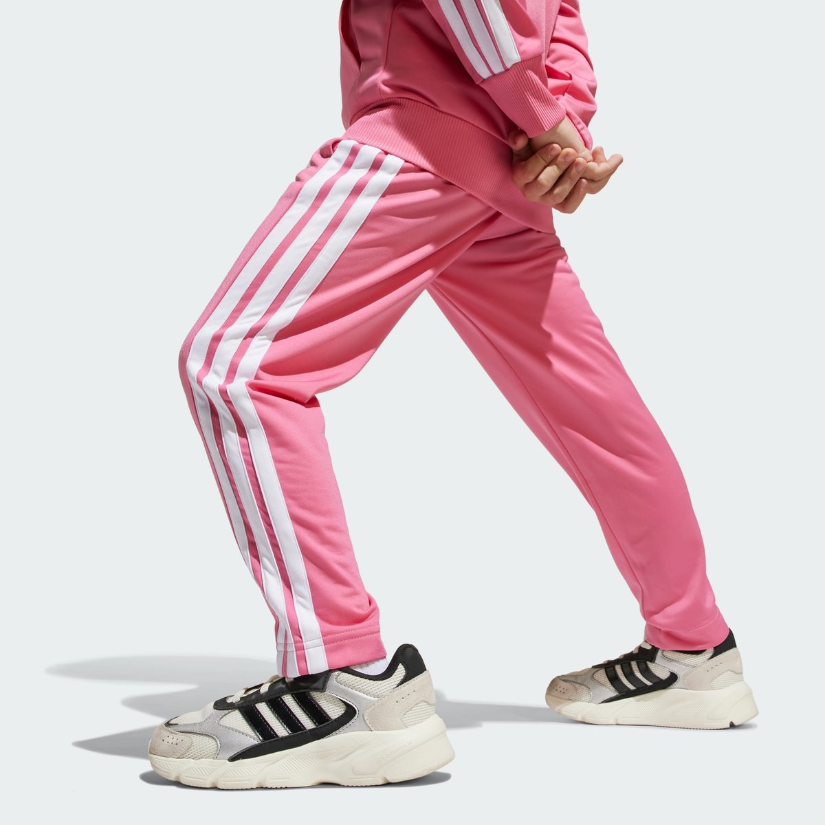 Survêtement Maille 3 Bandes Seasonal Essentials Tiberio Enfants Survêtement Maille 3 Bandes Seasonal Essentials Tiberio Enfants pink fusion / white / clear pink, ADIDAS SPORTSWEAR