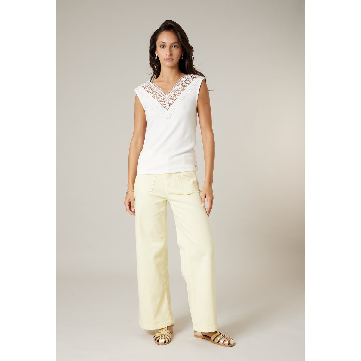 Top femme côtelé col v à dentelle YALINA off white, DEELUXE