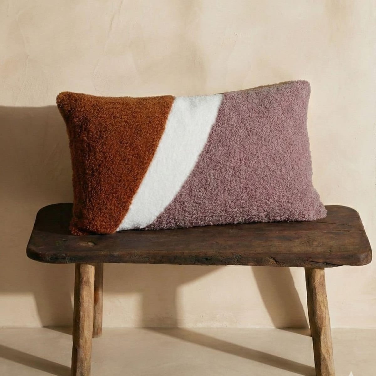 Coussin rectangulaire tissu bouclette rose, ORNAMI