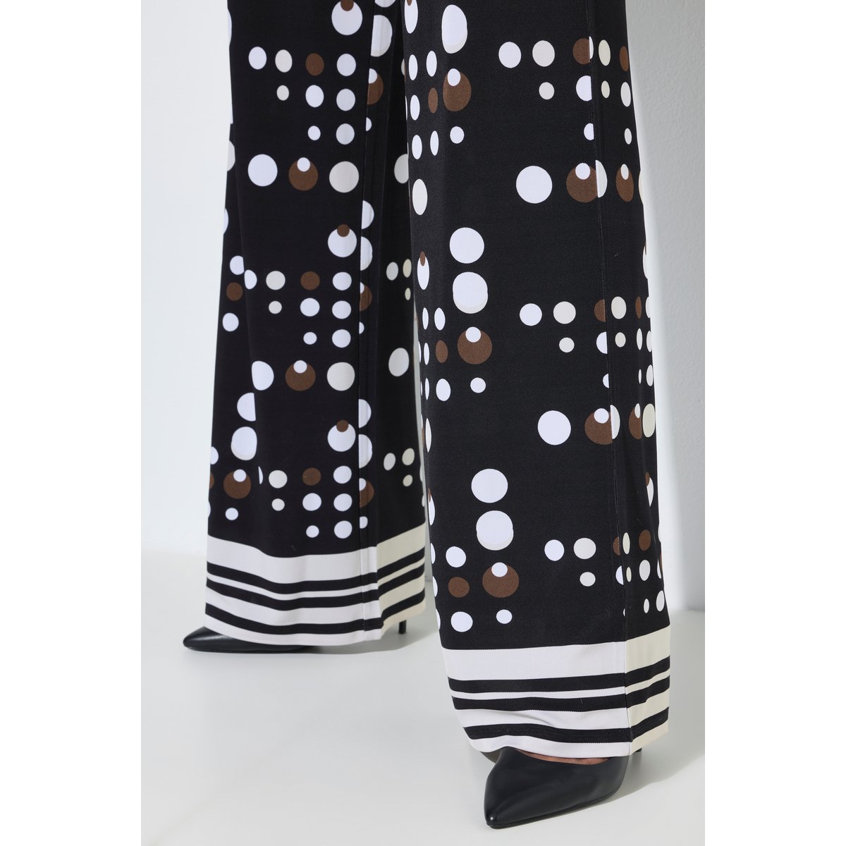 Pantalon au tombé fluide, motif à pois noir, ULLA POPKEN