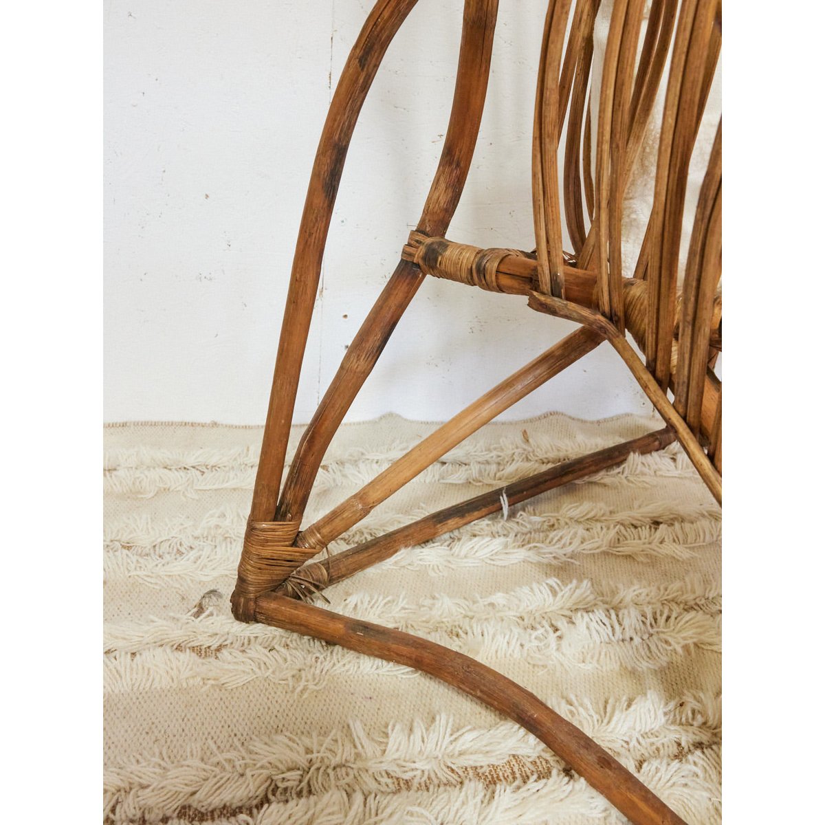 Fauteuil en rotin Ernest N°1034 - Bon état bois foncé, DEBONGOUT