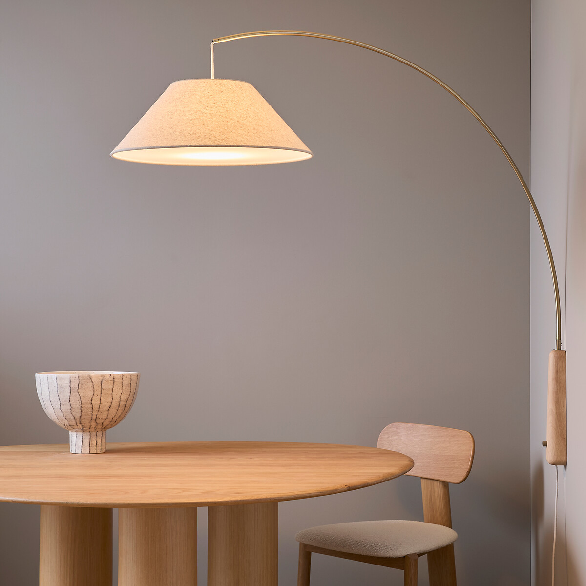 Nestwood Articulated Wall Light in Solid Oak and Linen oak, AM.PM