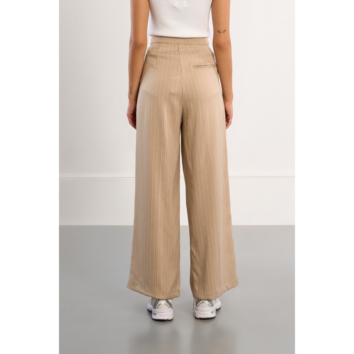 Pantalon tailleur rayé large beige, LILI SIDONIO
