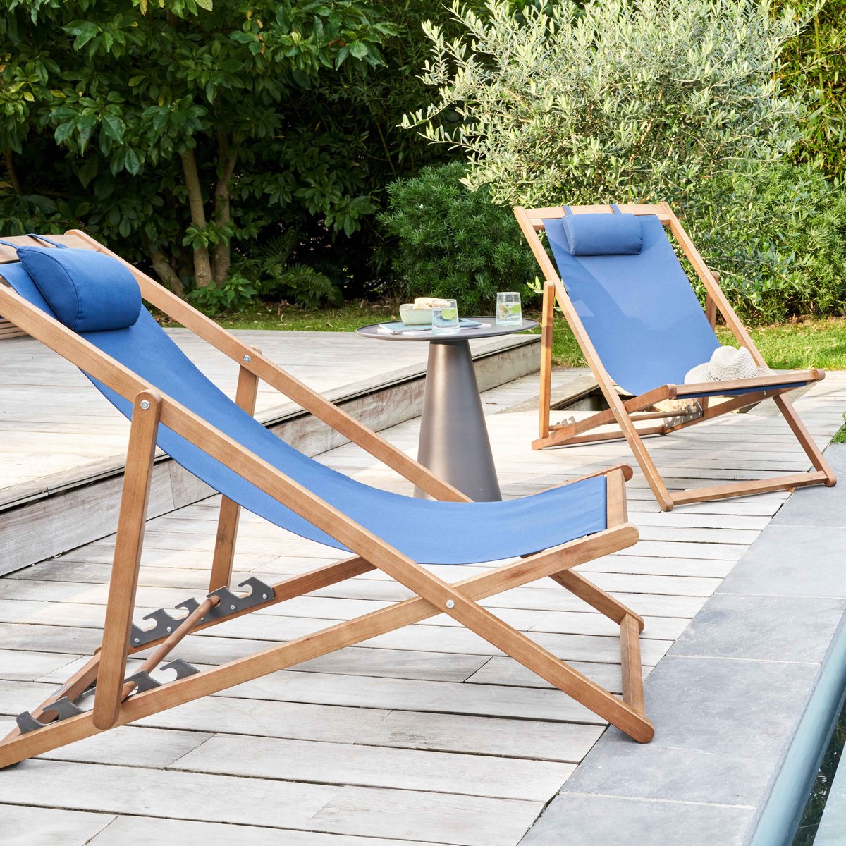 Lot de 2 chiliennes en bois eucalyptus, SOCOA bleu pacific, OVIALA