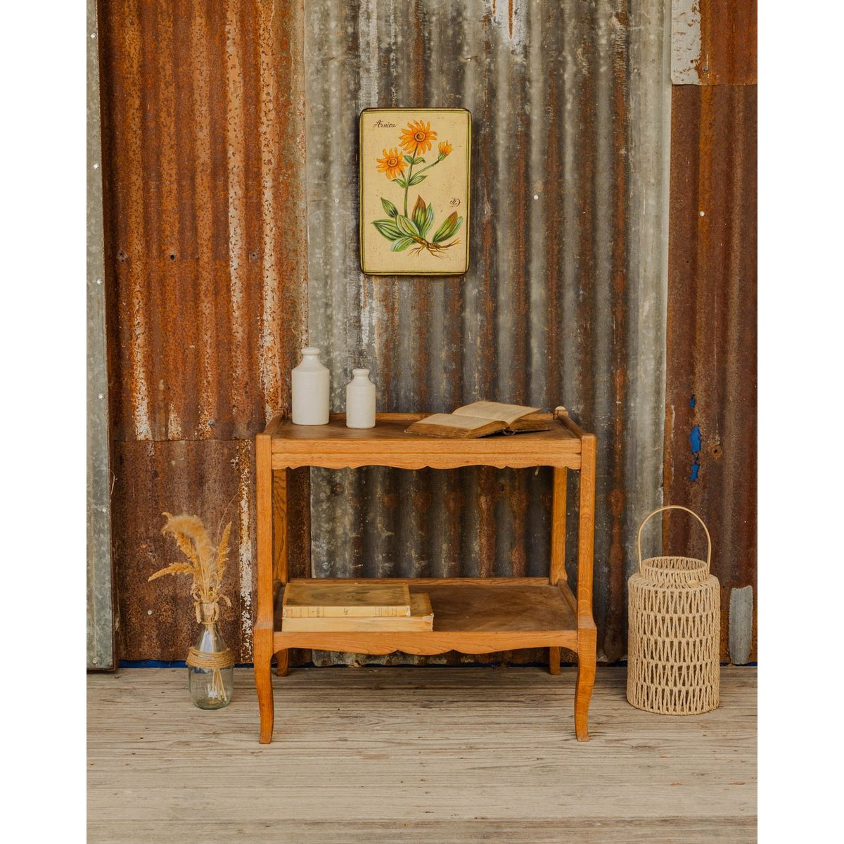 Table d'appoint en bois Francine N°1681 - Bon état bois foncé, DEBONGOUT