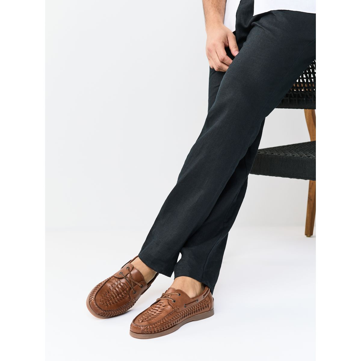Chaussures bateau en cuir tressé marron fauve, NEXT