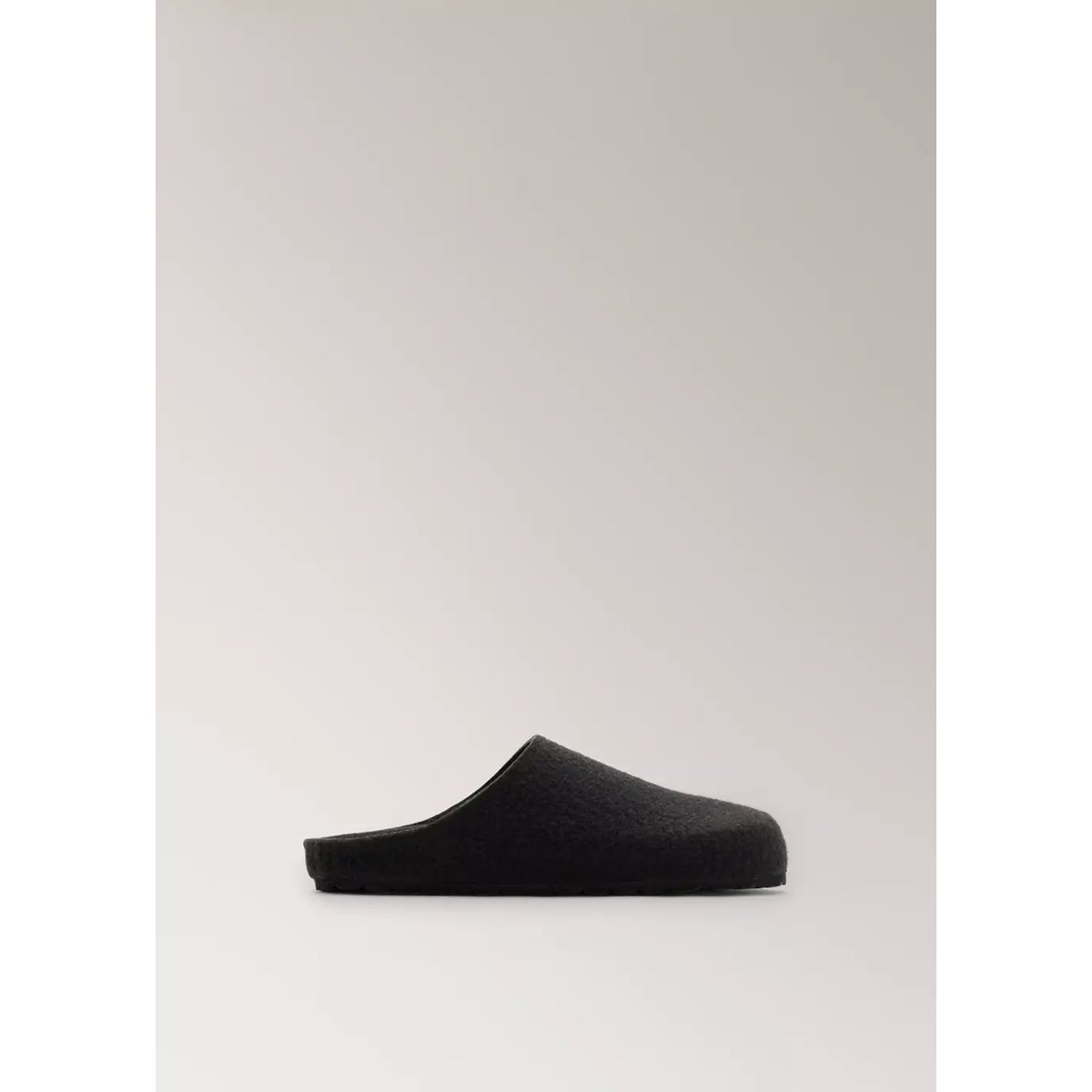 Chaussons en feutre noir, MANGO