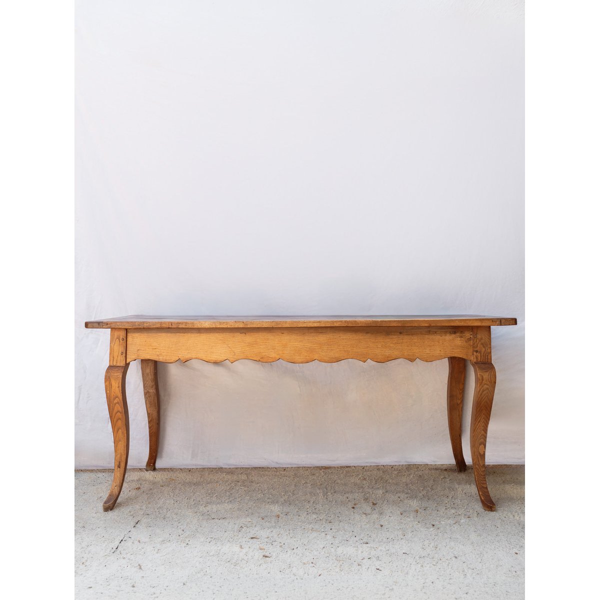 Table à manger en bois pour 8 convives Romy N°1460 - Bon état bois foncé, DEBONGOUT