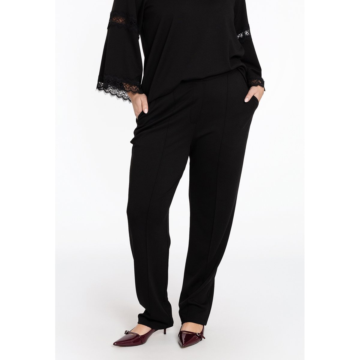 Pantalon avec une ceinture élastique noir, YOEK