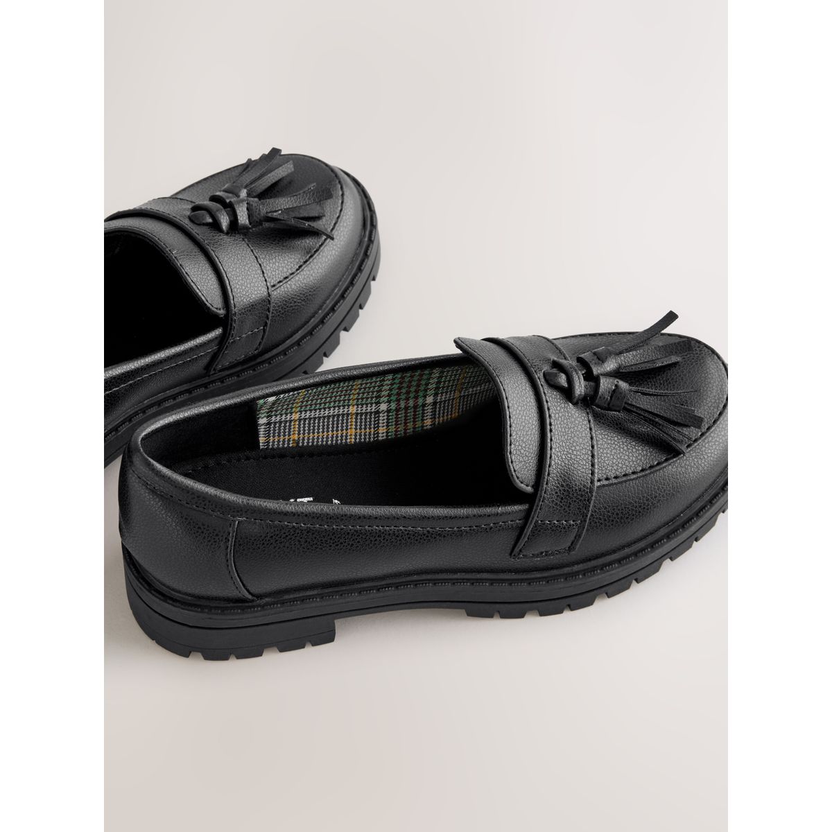 Mocassins à glands et semelle épaisse noir mat, NEXT
