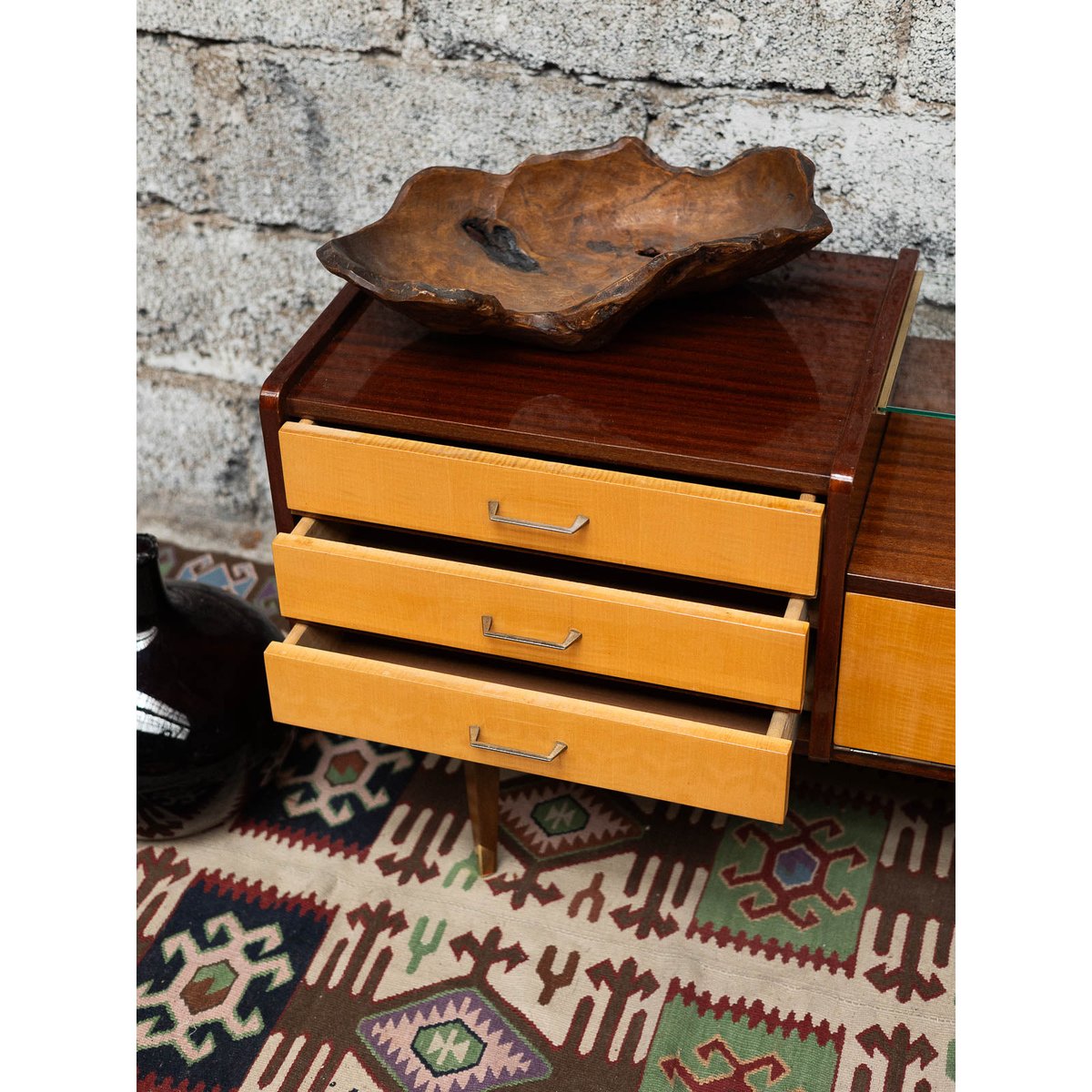 Enfilade bicolore à deux niveaux Margaret N°495 - Bon état bois clair, DEBONGOUT