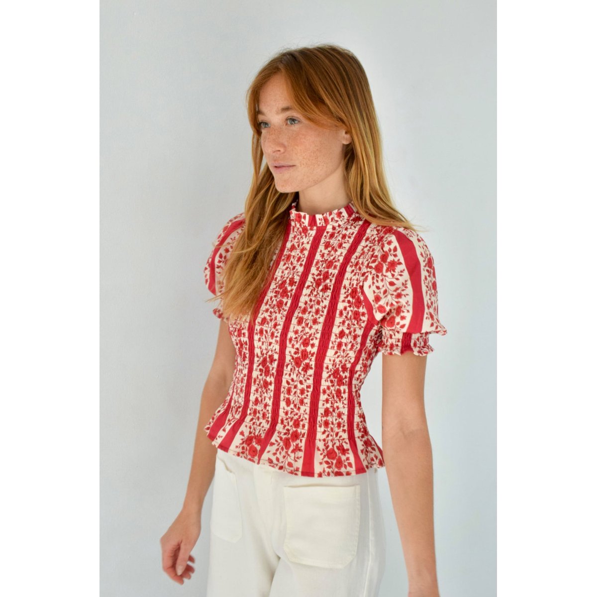 Blouse smockée fleurie manches courtes CHÍA rouge, MINDTRAVELER