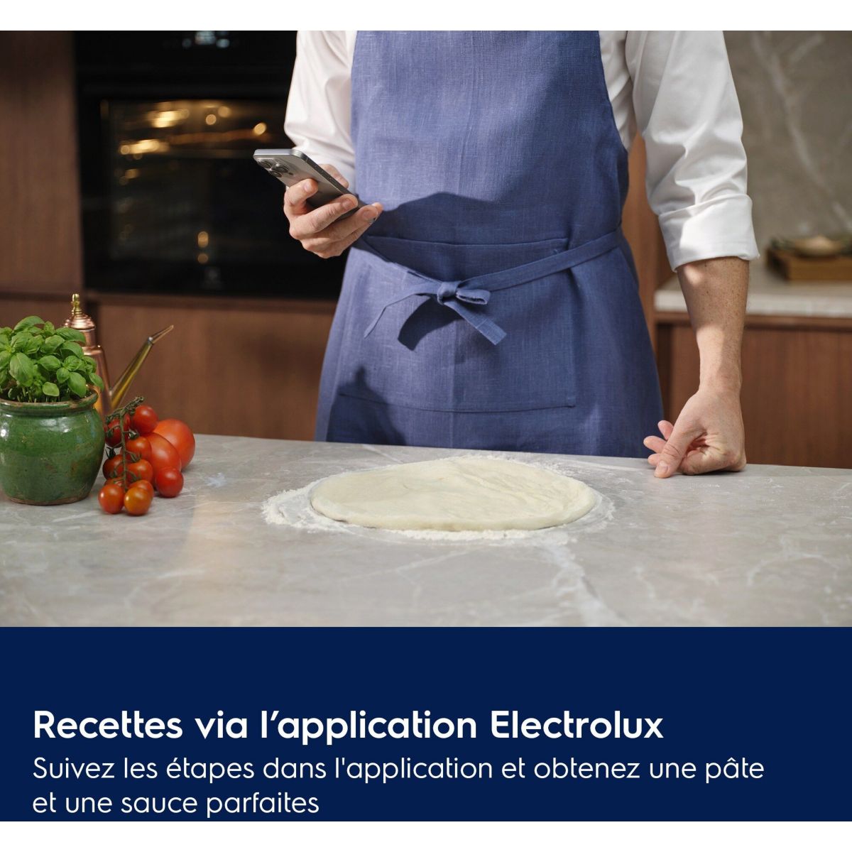 Four encastrable EOX8P38WZ Pyrolyse Chaleur tournante et Fonction Pizza Expert 72L couleur unique, ELECTROLUX