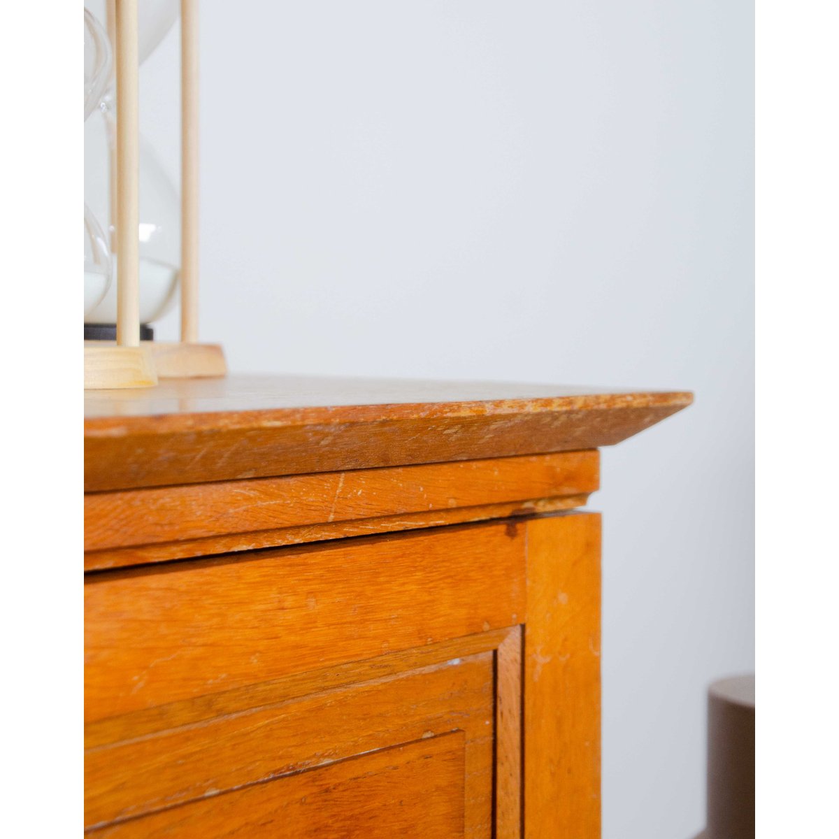 Table de chevet mid-century Maïa N°1494 - Bon état marron, DEBONGOUT