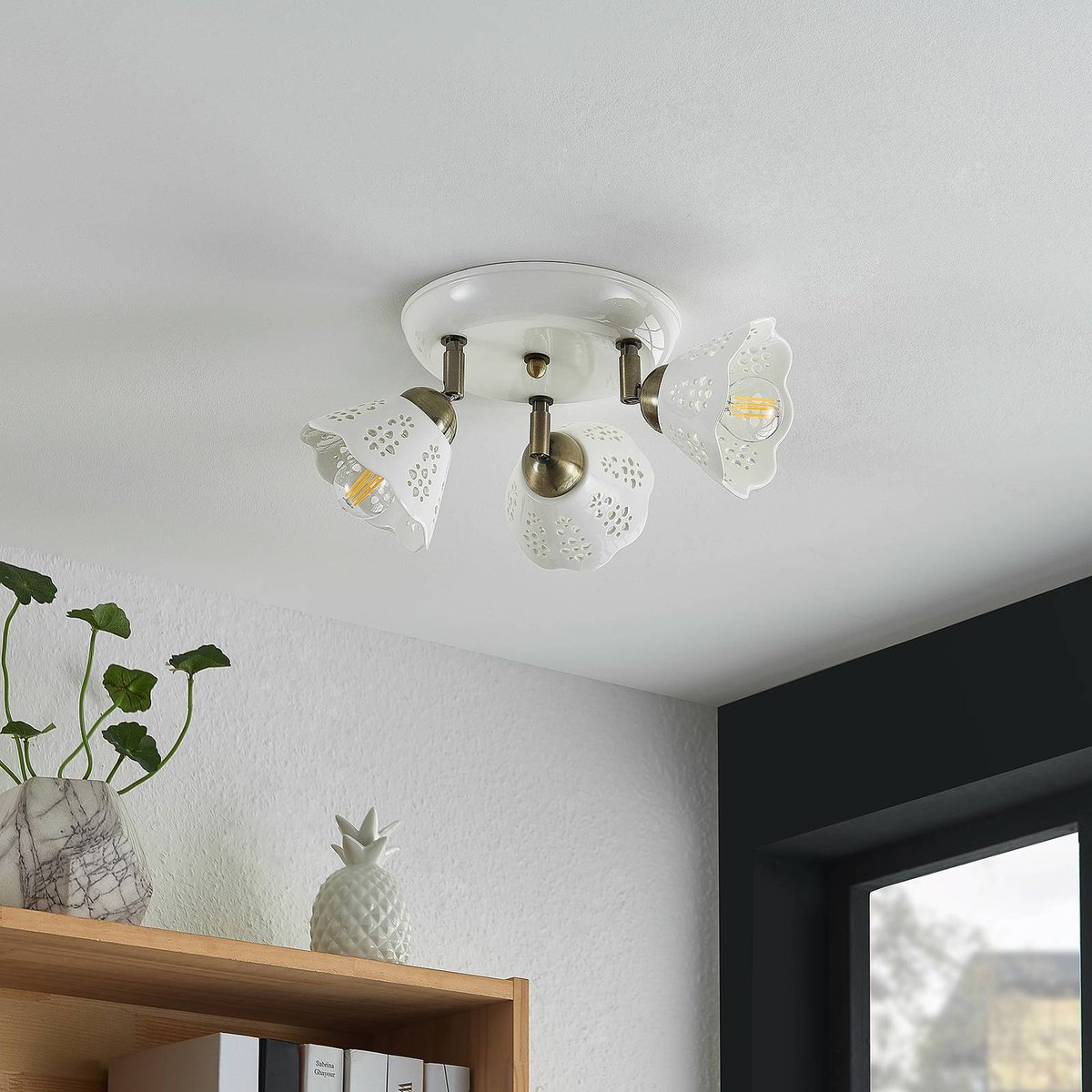 Spot en céramique traditionnel, Efgenia blanc, bronze, LINDBY
