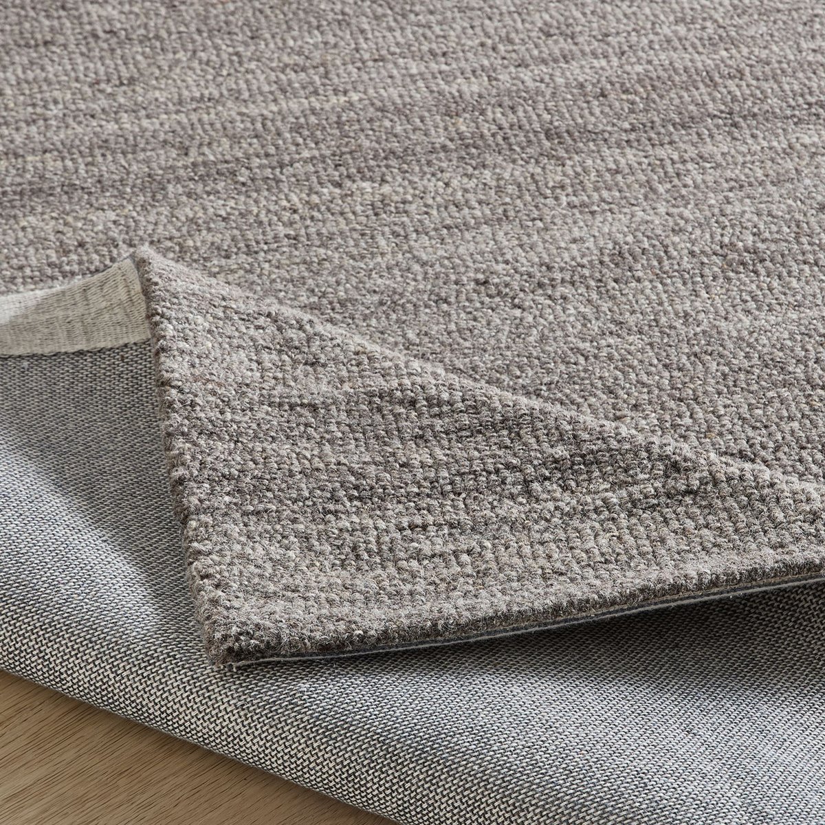 Tapis UNI tufté main dans des couleurs douces - NATUR LOOP gris, THEKO