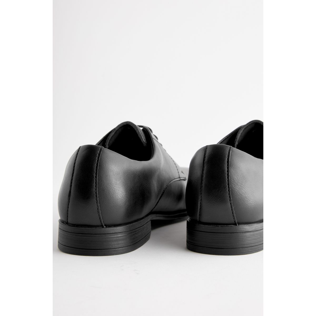 Chaussures derby fines à bout carré noir, NEXT