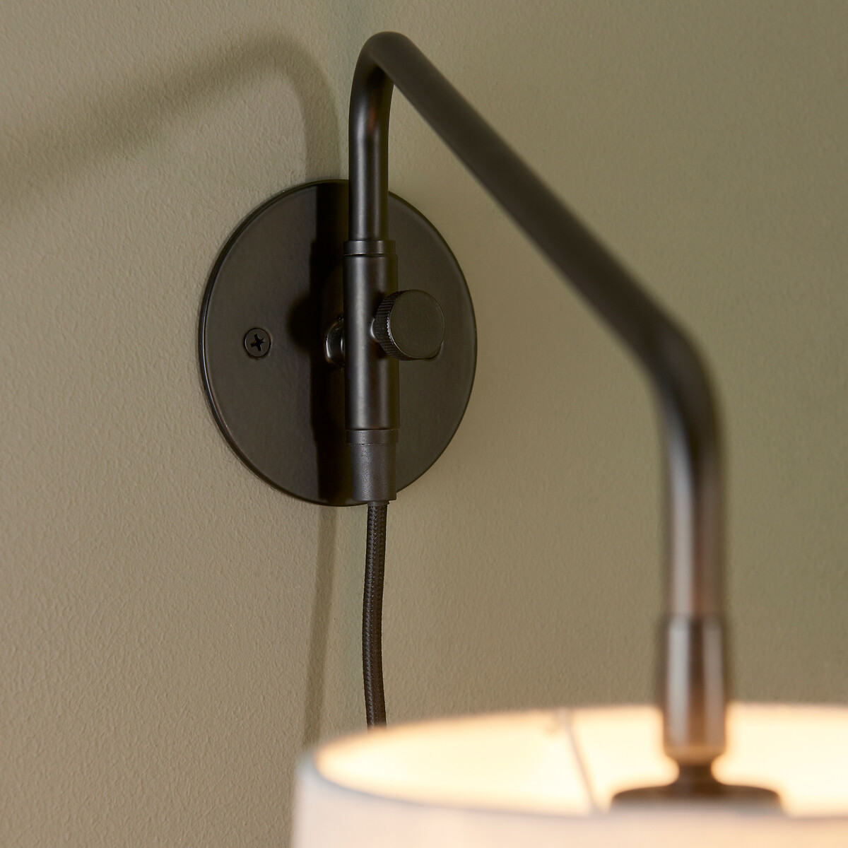 Connor Plug In Wall Light in Matte Black black, ÉDITÉ