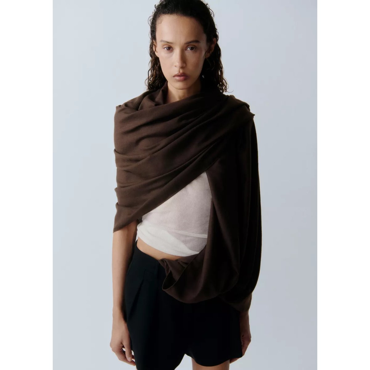 Foulard bords effilochés chocolat, MANGO