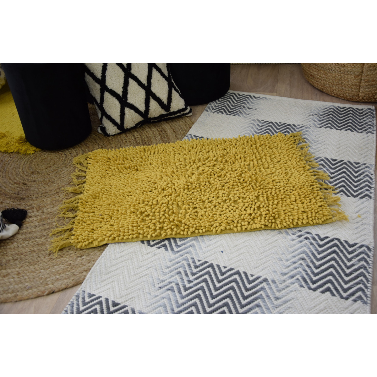 Tapis de bain en coton uni à franges SHAGGY #ffcb64, GUY LEVASSEUR