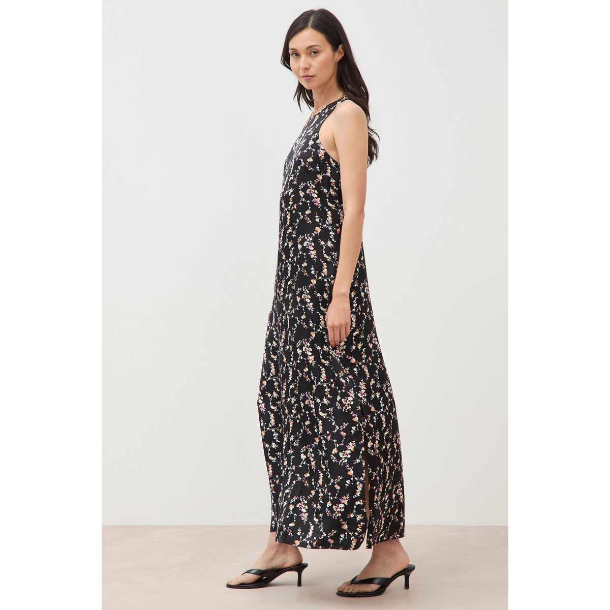 Robe longue droite sans manches col v noir, BONOBO